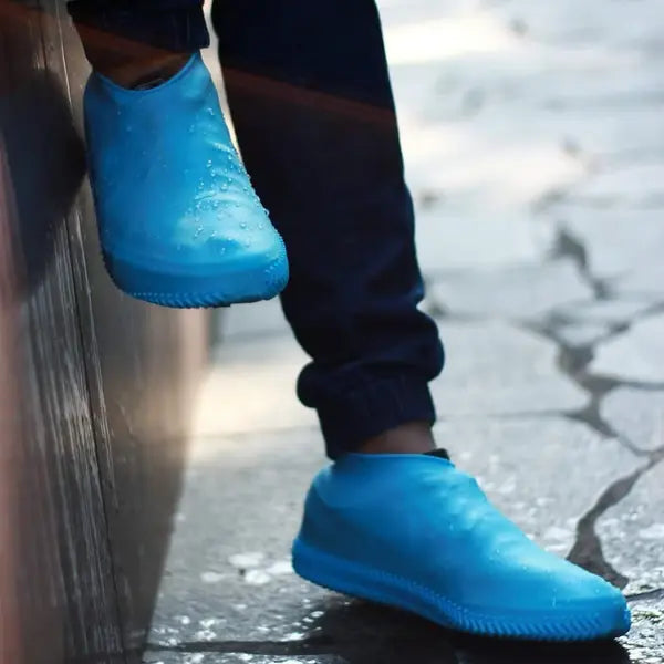 Silicone Shoe Covers with Anti-Slip Tread and Stretch Fit for Rainy Commutes Avento Goods